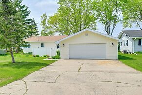 Shawano Lake House w/ Boat Dock, Kayaks, & Grill!