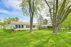 Shawano Lake House w/ Boat Dock, Kayaks, & Grill!