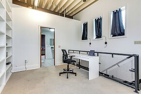 < 1 Mi to Wittenberg: Eclectic Loft w/ Parking!