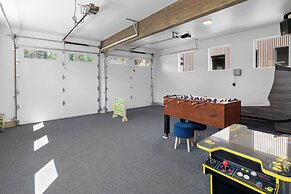 Private Hot Tub & Patio: Spacious Cle Elum Home