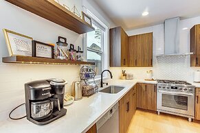 Private Hot Tub & Patio: Spacious Cle Elum Home