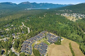 Private Hot Tub & Patio: Spacious Cle Elum Home