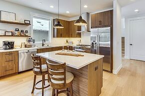 Private Hot Tub & Patio: Spacious Cle Elum Home