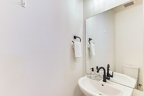 Private Hot Tub & Patio: Spacious Cle Elum Home