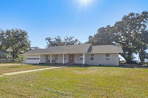 Private Patio & Hot Tub: Bayside Home in Pace!