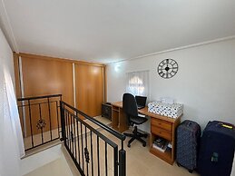 6 Guests - 3BR - Private Pool - Mountain Views