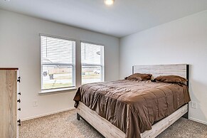 2 Mi to Palms Marina: Family Home w/ Fenced Yard!