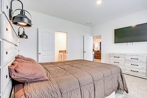 2 Mi to Palms Marina: Family Home w/ Fenced Yard!