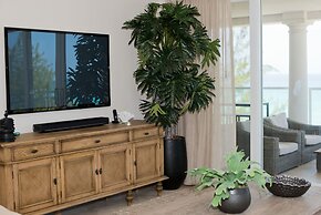 Seabreeze 8 - Luxury 4-bedroom on Seven Mile Beach