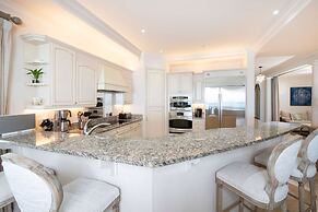 Seabreeze 8 - Luxury 4-bedroom on Seven Mile Beach