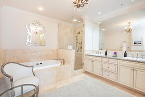 Seabreeze 8 - Luxury 4-bedroom on Seven Mile Beach