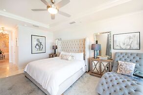 Seabreeze 8 - Luxury 4-bedroom on Seven Mile Beach