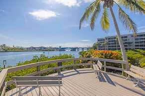 Charming 2BR Lagoon-view Steps To Siesta Key Beach