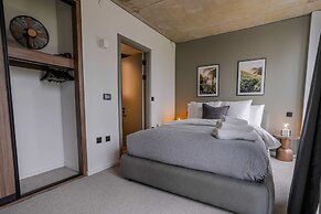 Midori Suite 2BR City Views