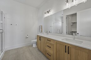 Villa #38 At Bloomington Country Club - Aaa Gateway 4 Bedroom Townhous