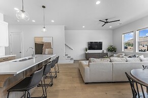 Villa #38 At Bloomington Country Club - Aaa Gateway 4 Bedroom Townhous