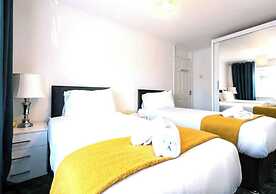 Reading - 3-bed House - Sleeps 6 - Garden - Wifi
