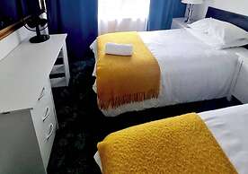 Reading - 3-bed House - Sleeps 6 - Garden - Wifi