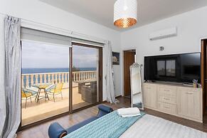 Villa Beach Heaven in Pomos