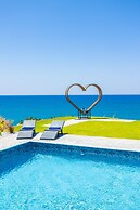 Villa Beach Heaven in Pomos