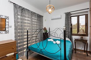 Villa Beach Heaven in Pomos