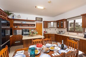 Villa Beach Heaven in Pomos