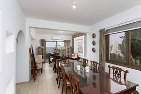 Villa Beach Heaven in Pomos