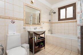 Villa Beach Heaven in Pomos