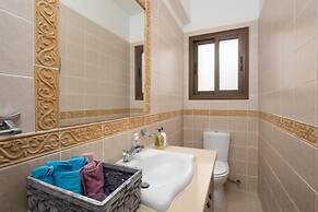 Villa Beach Heaven in Pomos