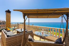 Villa Beach Heaven in Pomos