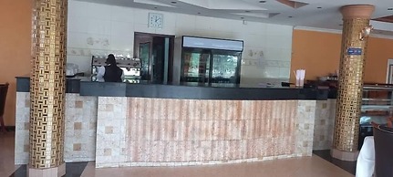 Super Paradise Hotel