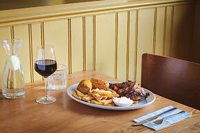 The Highwayman Hotel