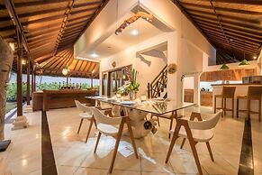 Villa Panda Seminyak Next to KU DE TA