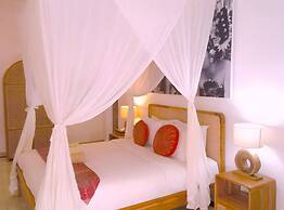 Villa Panda Seminyak Next to KU DE TA