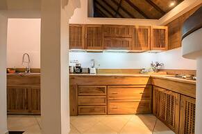 Villa Panda Seminyak Next to KU DE TA