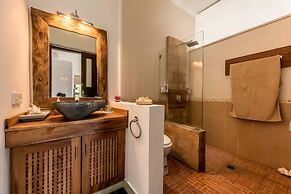 Villa Panda Seminyak Next to KU DE TA