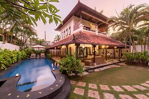 Villa Panda Seminyak Next to KU DE TA