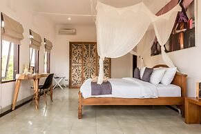 Villa Panda Seminyak Next to KU DE TA