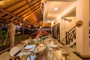 Villa Panda Seminyak Next to KU DE TA