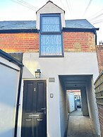 2br-central-15minwalktobeach-freeparking-wifi
