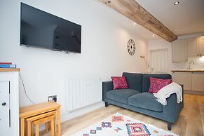 2br-central-15minwalktobeach-freeparking-wifi