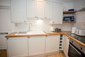 2br-central-15minwalktobeach-freeparking-wifi