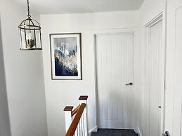 2br-central-15minwalktobeach-freeparking-wifi