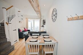 2br-central-15minwalktobeach-freeparking-wifi
