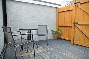 2br-central-15minwalktobeach-freeparking-wifi