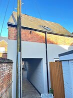 2br-central-15minwalktobeach-freeparking-wifi