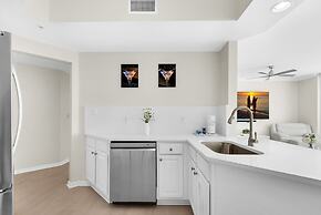 Silver Beach Towers 1003 West