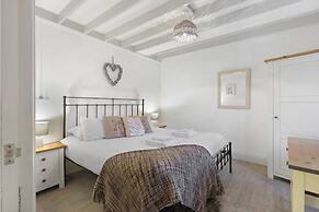 Puffling Perch - North East Escapes