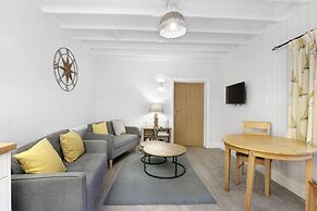 Puffling Perch - North East Escapes