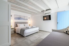 Eleven Keys Mykonos Suites
